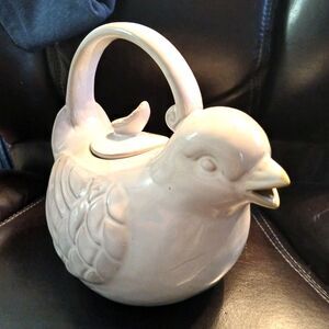 World Market White Stoneware BIRD Teapot Perfect Condition